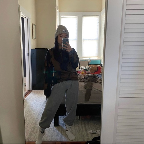 Brown/Black Sweatshirt - Picture 1 of 3